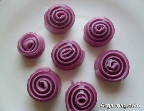 رول کردن مخلوط ژله بستنی