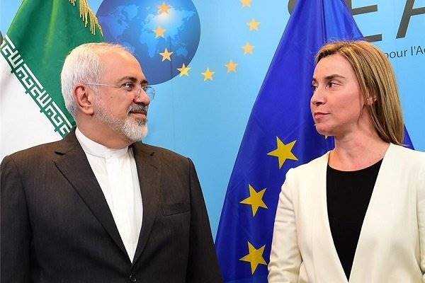 ظریف و موگرینی دیدار و گفتگو کردند