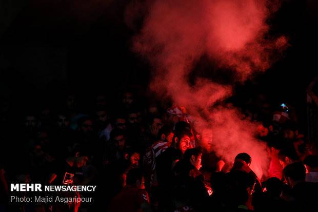 اتفاقات تلخ پس از دیدار استقلال و پرسپولیس/ زورگیری از تماشاگران!