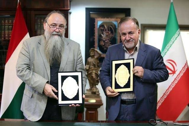 امضای تفاهم‌نامه میان کتابخانه ملی ایران و مجارستان