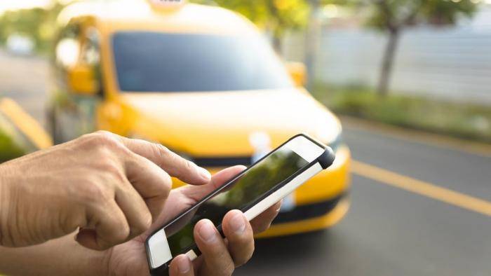 هیات دولت لایحه نظارت شهرداری بر تاکسی‌های اینترنتی را بررسی می‌کند