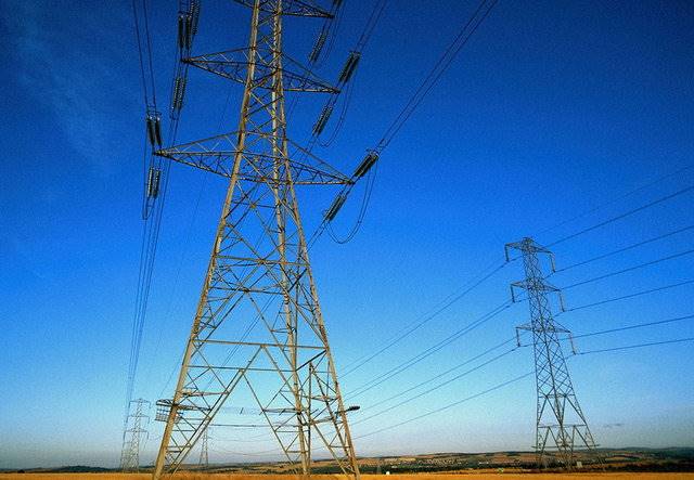 بررسی چالش‌های تامین برق در تابستان 98 در کمیسیون انرژی