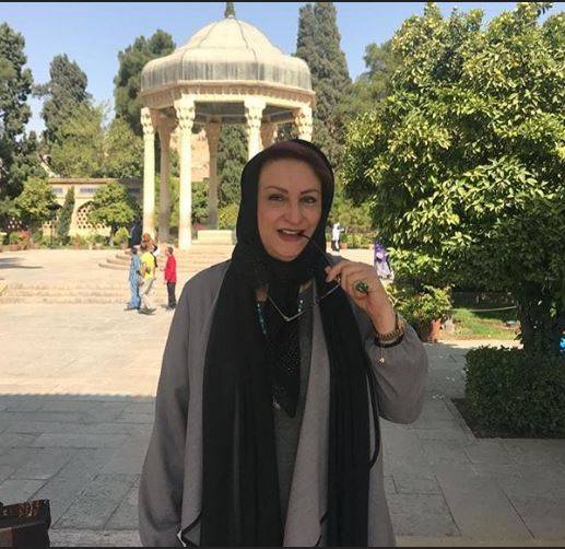 «مریم امیرجلالی» در آرامگاه حافظ/عکس