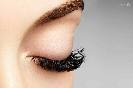 خطرات اکستنشن مژه؛ زیبایی به چه قیمتی؟