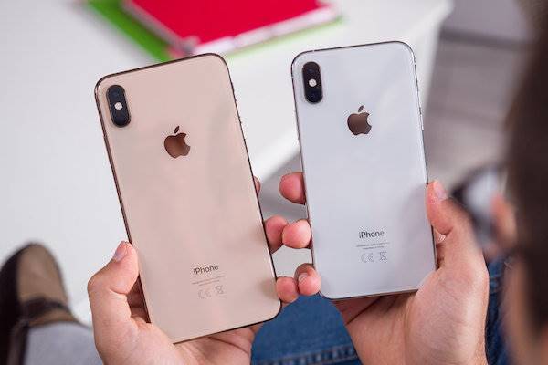 آیفون XS