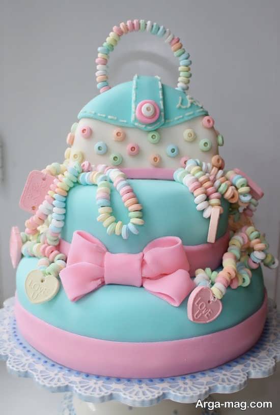 تزیین زیبا کیک تولد برای دختران جوان و نوجوان 