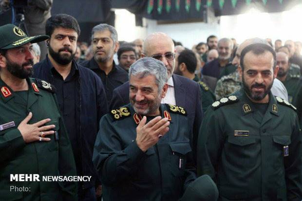 سپاه با صلابت و اقتدار از کیان نظام اسلامی دفاع می‌کند