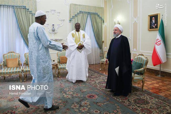 پوشش سفیر سنگال در دیدار با روحانی +عکس
