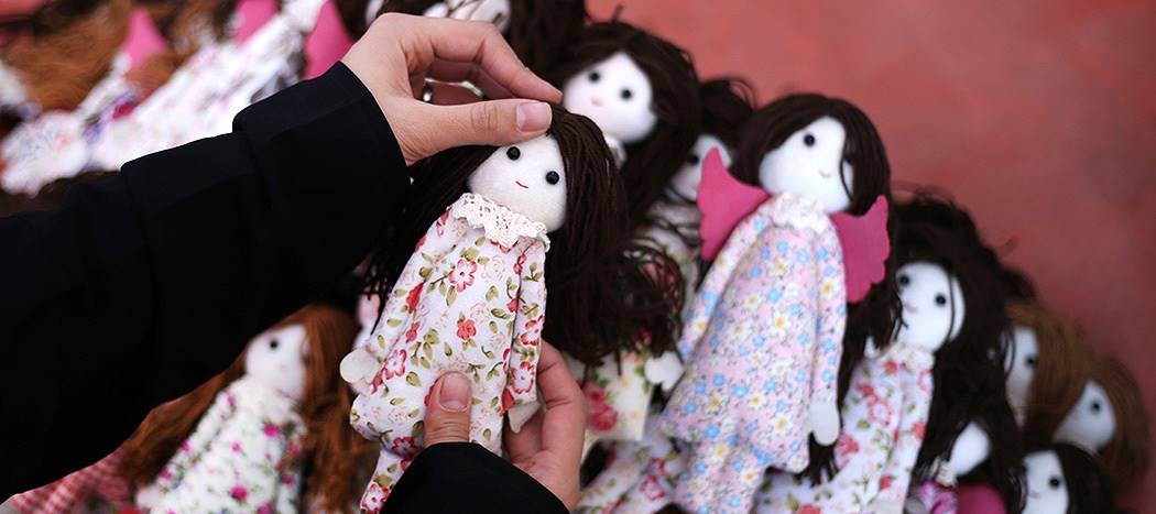 تصاویر ؛ عروسک‌های پارچه‌ای؛ هدیه زنان ایرانی به خادمان کوچک اربعین