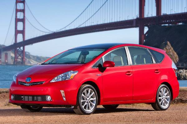 044847f0-2012_toyota_prius_v_five_007