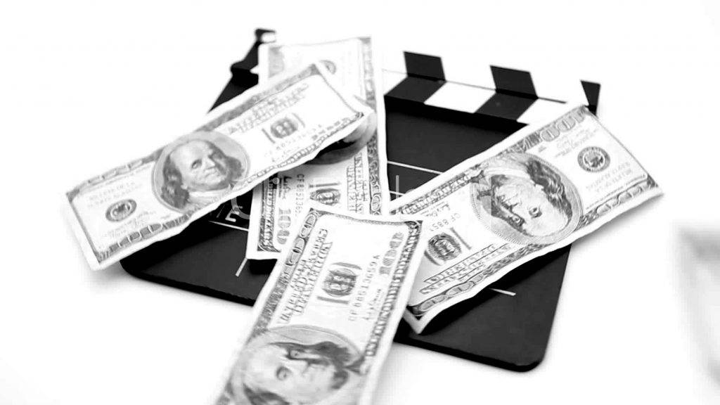 چشم نگران سینما به شاه نشینی دلار