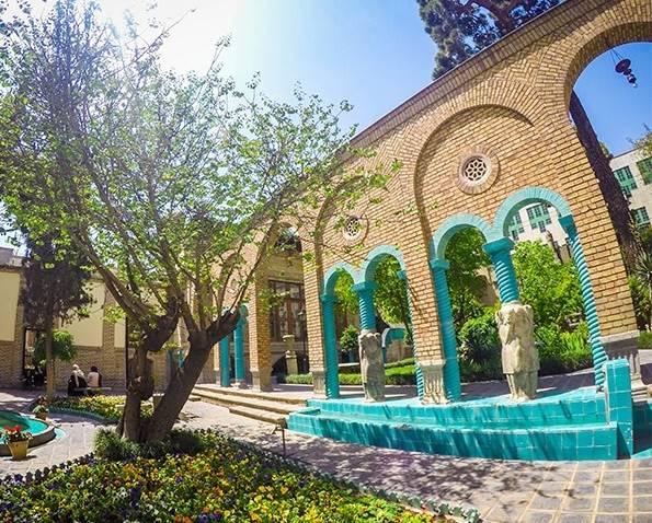 کافه باغ موزه مقدم تهران