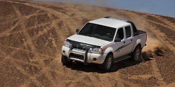 Nissan NP300 Hardbody (2)