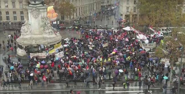 تظاهرات مردم پاریس در اعتراض به سفر ترامپ به فرانسه