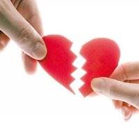چه کنیم با شوهری که جواب پیام عاشقانه زن دیگری را می‌دهد؟