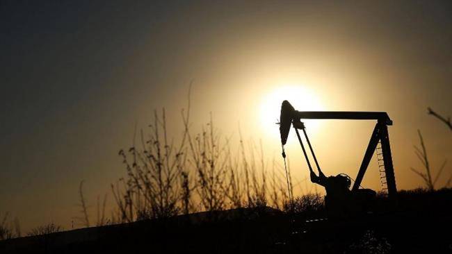 عربستان در دوراهی نفتی؛ اقتصاد ریاض قادر به تحمل کاهش قیمت نفت نیست