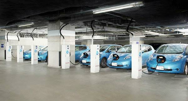 Nissan LEAF Electric Vehicles are Powering Office Buildings in Japan