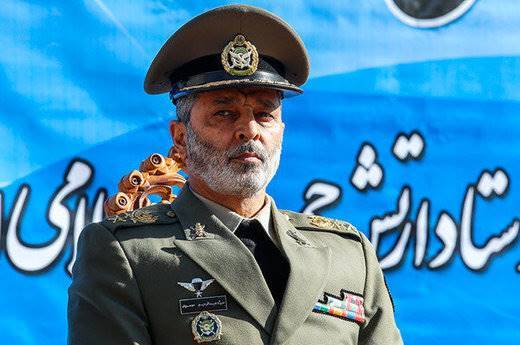 امیر موسوی: رهبر انقلاب احاطه کاملی بر مسائل امنیتی و دفاعی دارند