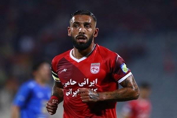 اشکان دژاگه: از تیم ملی فوتبال در حدِ یک قهرمان حمایت نشد