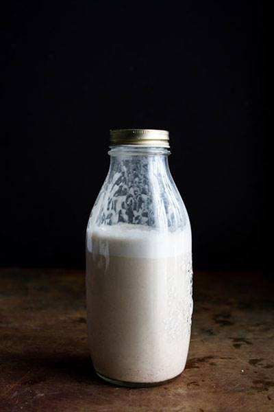 شیر بادام ؛ شیر گیاهی خوشمزه و پر خاصیت با چندین طعم مختلف