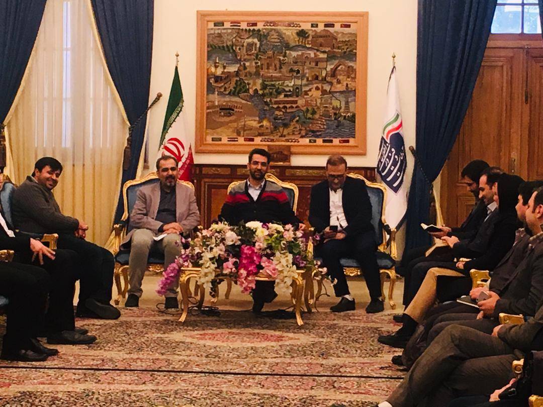 کودکان و نوجوانان در فضای مجازی محتوای تخصصی نیاز دارند
