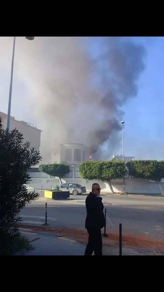 حمله مسلحانه به ساختمان وزارت خارجه لیبی/یک عامل انتحاری منفجر شد