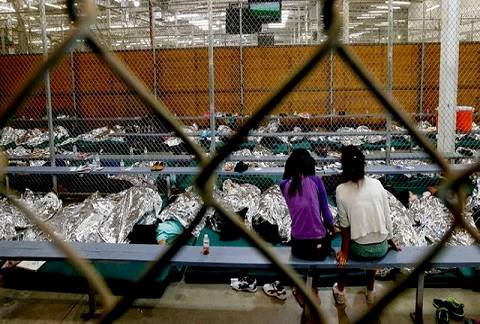 15000 کودک مهاجر در آمریکا در بازداشت هستند