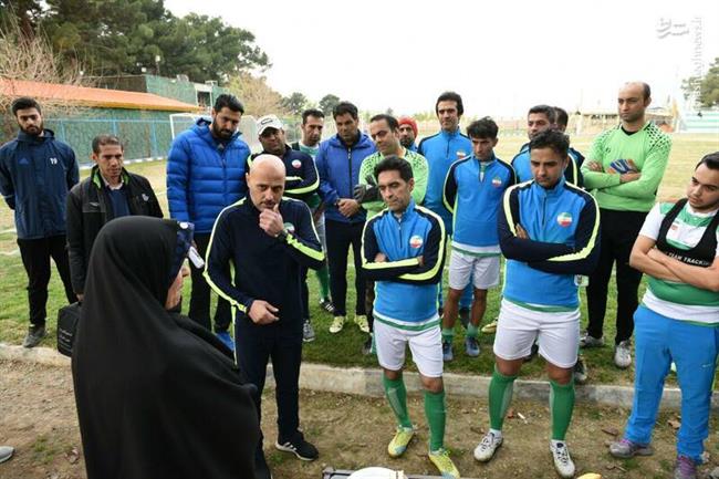 عکس: وقتی دختر آیت‌الله هاشمی فوتبالی می‌شود!