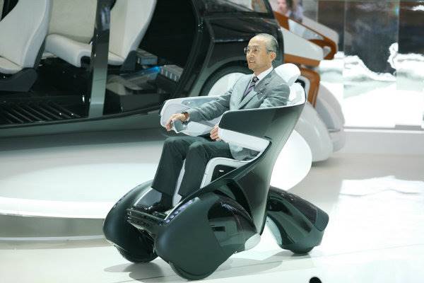 toyota-i-road-personal-mobility-vehicle-18