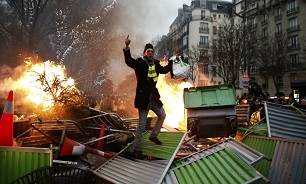 فرانسه جلیقه زردها را به سیاست 