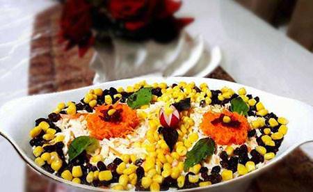 طرز تهیه سالاد کلم سفید و کشمش