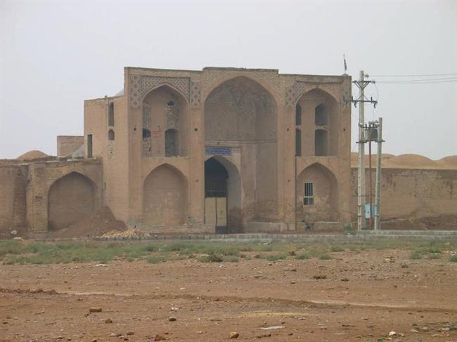 کاروانسرای عباسی گز