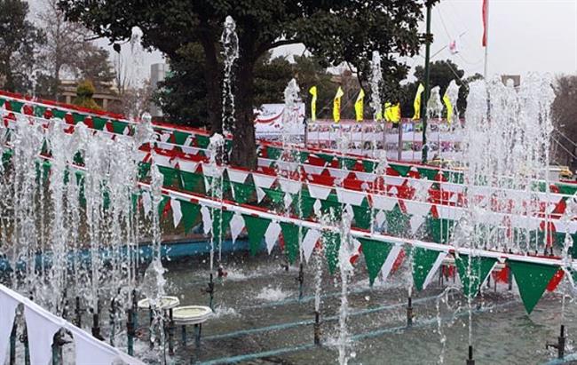 آذین‌بندی معابر منتهی به میدان آزادی به مناسبت دهه فجر