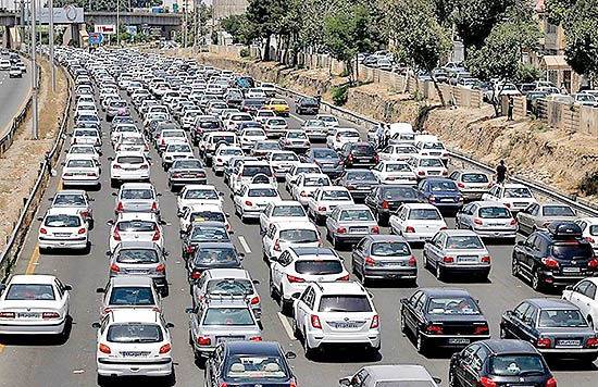 ترافیک نیمه سنگین در محور شهریار_ تهران/بارش برف و باران در استان خراسان رضوی