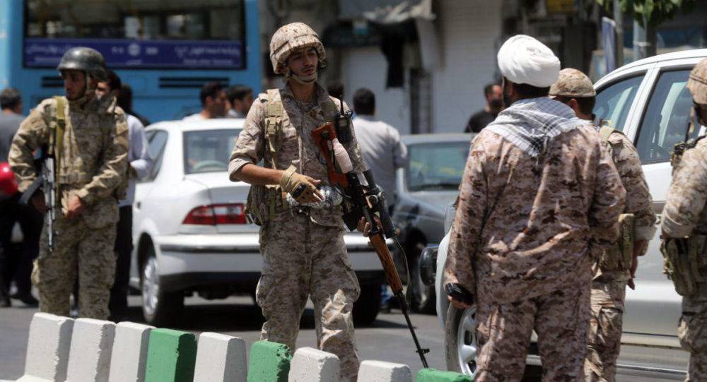 نیروهای امنیتی و انتظامی ایران به دنبال شناسایی عاملان حمله زاهدان