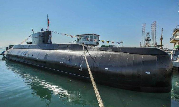 ایران از زیردریایی فاتح مجهز به موشک کروز رونمایی کرد