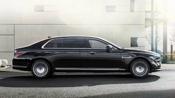 genesis-g90-limousine (1)