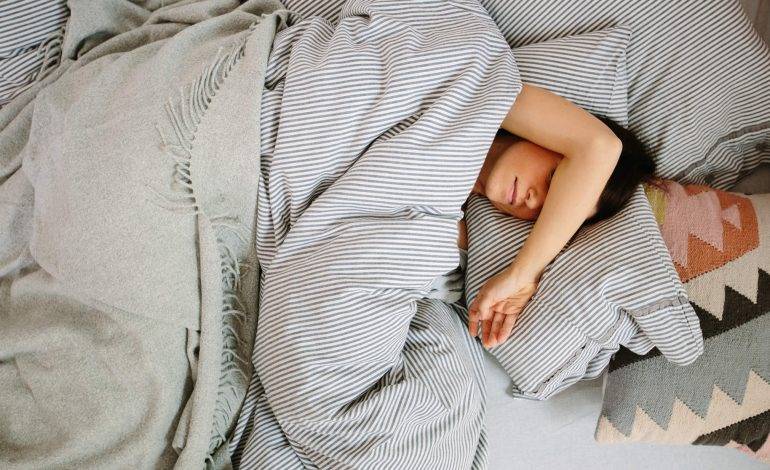 استفاده از پتوهای سنگین برای سهولت خواب