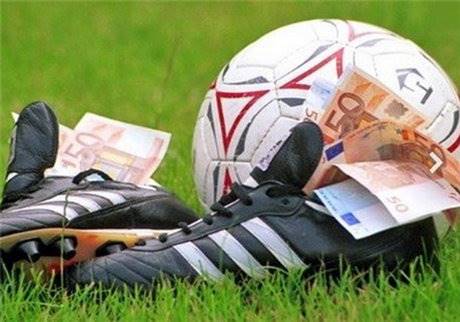 بازداشت 2 نفر به اتهام پرداخت پول و تبانی در مسابقه فوتبال