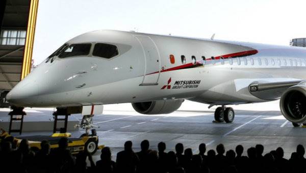 آتش نشان میتسوبیشی Japan's Mitsubishi Regional Jet