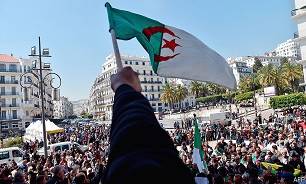 معترضان الجزایری خواهان برکناری کلیه اعضای دولت سابق هستند