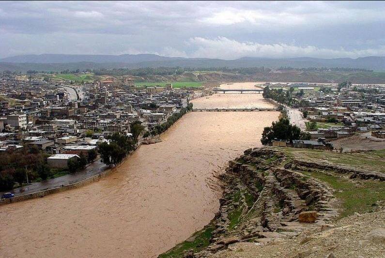 ساختمان پست پلدختر از حریم رودخانه به جای امن می‌رود