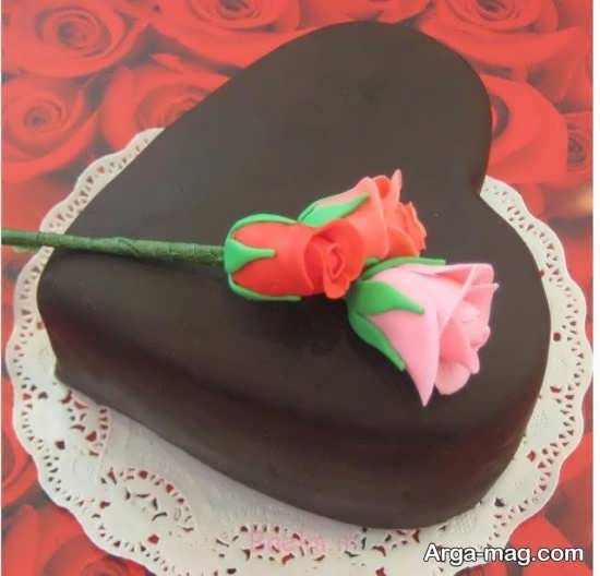 تزئین ساده کیک تولد عاشقانه