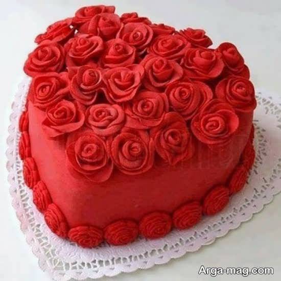 تزیین گل رز کیک تولد عاشقانه