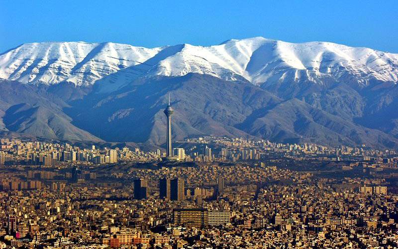 وضعیت هوای تهران رو به بهبودی/ شرایط جوی یا سیاست های مسئولان؛ کدام موثر است؟