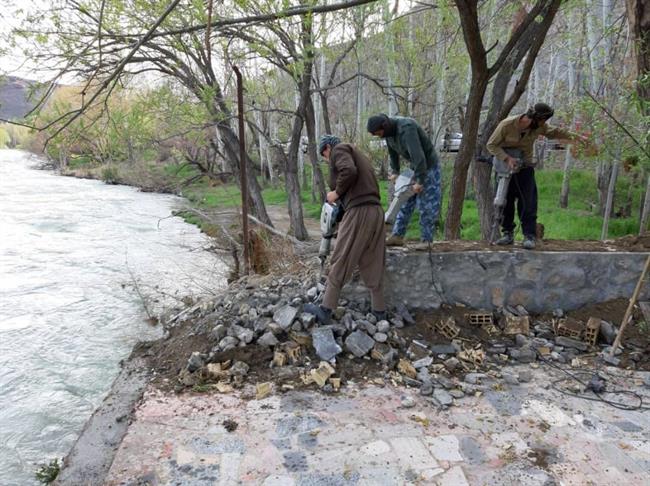 تخریب 20 ویلا در حریم رودخانه زاینده رود / حدود 50 هزار مترمربع از اراضی دولتی در بستر زاینده رود آزاد سازی شده است