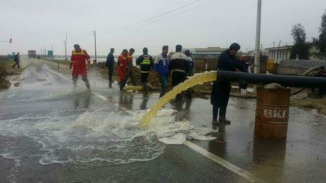 کارکنان شهرداری تهران بخشی از حقوق فروردین خود را به سیل‌زدگان اهداء کردند