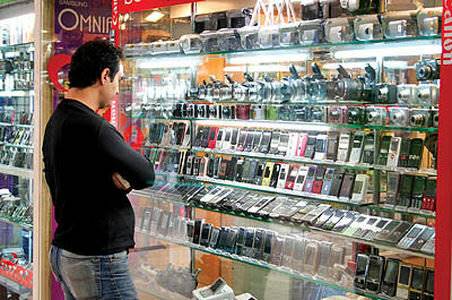 کرهایها از بازار تلفن همراه ایران میروند؟