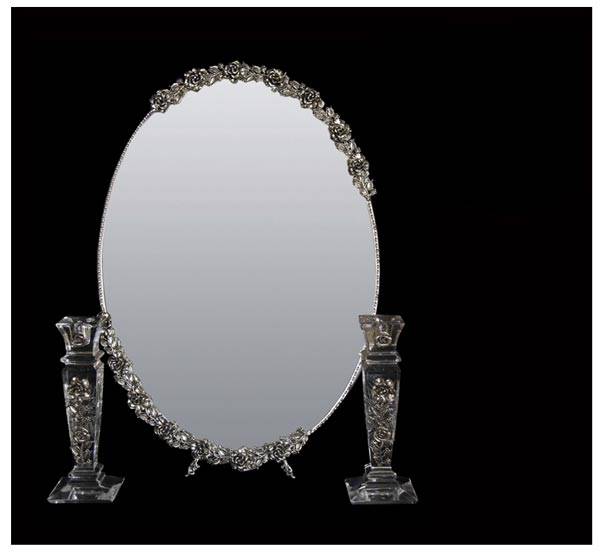 آینه و شمعدان نقره ای