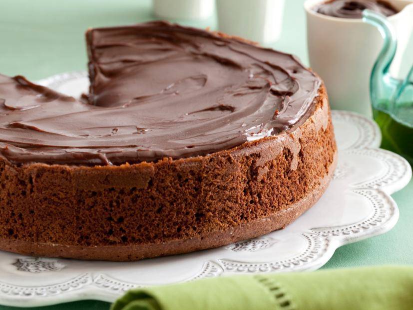 طرز تهیه کیک شکلات تلخ و نعنا بدون آرد